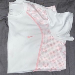 Woman’s sports  shirt Nike